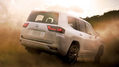 New Land Cruiser Rear Sand