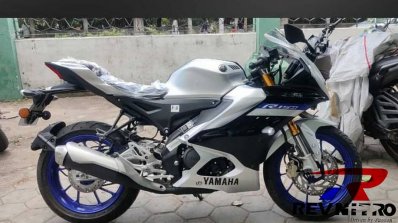 Yamaha R15m Right Grey