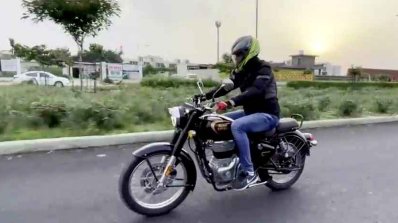 New Royal Enfield Classic 350 Front Left Action