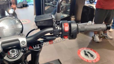 Triumph Trident 660 Switchgear