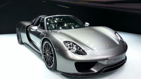 Frankfurt Live - Porsche 918 production-spec is the German's answer to the McLaren P1