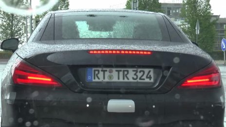 2016 Mercedes SL (facelift) snapped with redesigned front end - Spied [Video]
