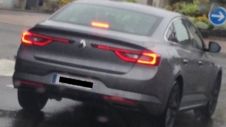 Renault Talisman clicked ahead of its Frankfurt Motor Show debut - Spied