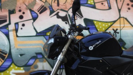 Evoke Urban S electric bike to be built by iPhone manufacturer Foxconn