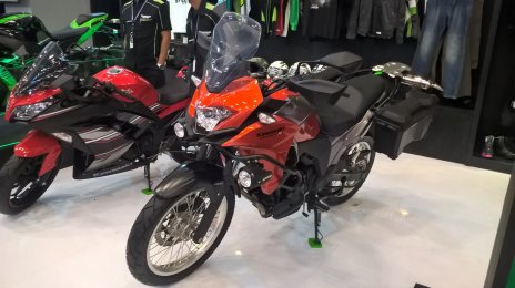 Kawasaki Versys-X 250 Tourer - GIIAS 2017 Live