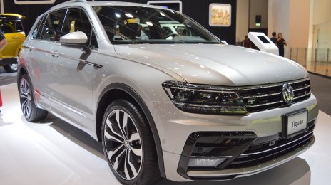 VW Tiguan R-Line showcased at the 2017 Dubai Motor Show