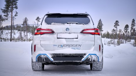 BMW iX5 Hydrogen Undergoing Extreme Winter Testing Near Arctic Circle