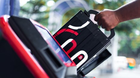 Bounce Infinity Partners w/ Greaves Retail for EV Battery Swapping Stations