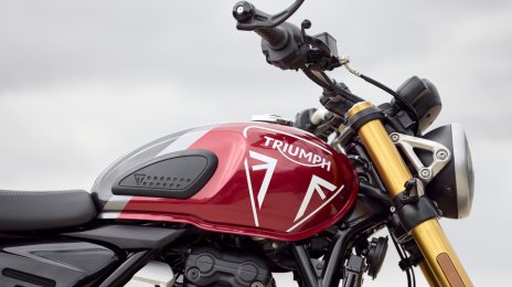Triumph Crosses 1 Lakh Motorcycles on Indian Roads