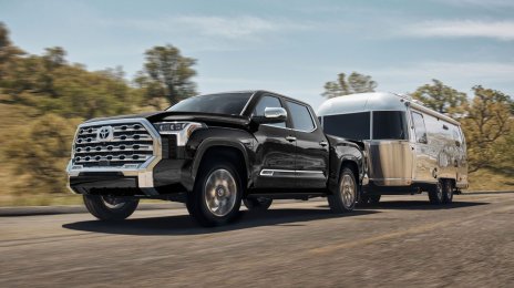 Toyota Brings US-Built Tundra, Highlander to Japan