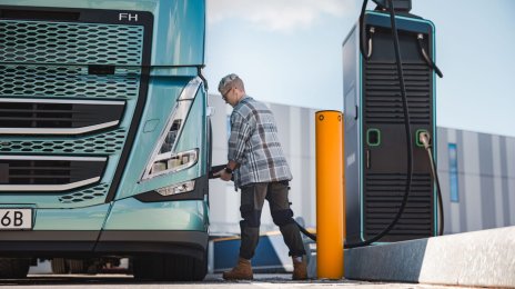 Volvo Trucks Unveils 700km FH Aero Electric and Next-Gen EV Lineup
