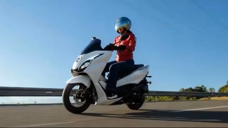 Suzuki Burgman 150 Debuts with Maxi-Scooter Styling and More Power