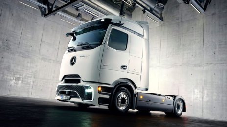 Mercedes eActros Lineup Gets New Lowliner Variant, Targets High-Volume EV Logistics