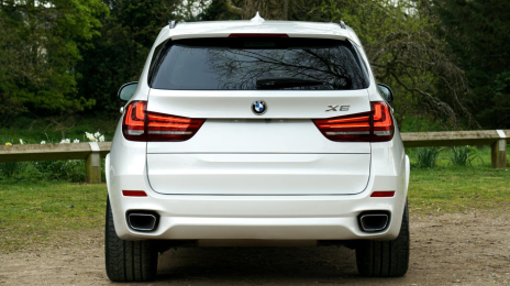 What is worth knowing about the BMW X5 before purchasing this car model?