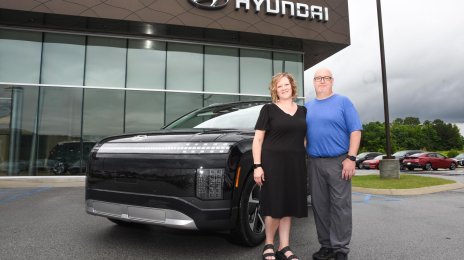 Hyundai Delivers First Ioniq 9 Electric SUV