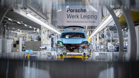 Porsche Leipzig Factory Bags 2025 Automotive Lean Production Award