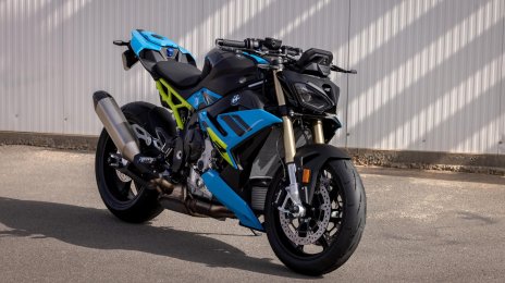 BMW Launches New S 1000 R in India at ₹19.90 Lakh