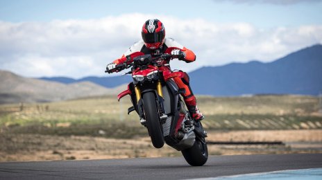 2025 Ducati Streetfighter V4 and V4 S Roar into India with 214 hp of Naked Fury