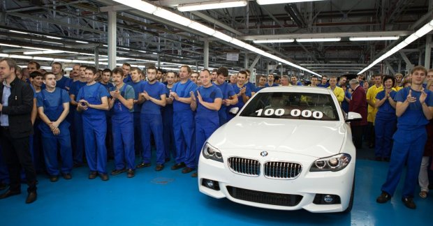 Russia - BMW factory rolls out its 100,000th car