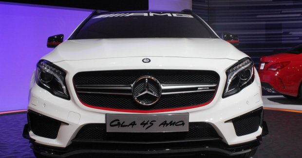 2013 LA Auto Show Live - Concept Mercedes GLA 45 AMG