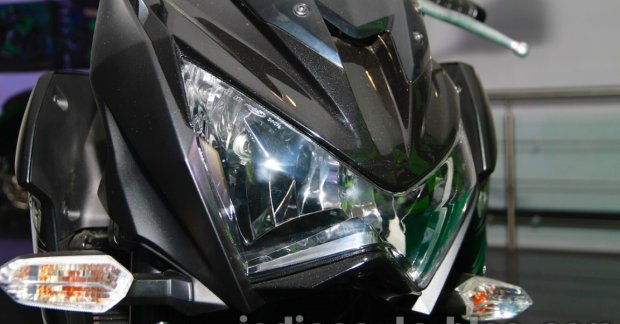 Kawasaki-Z800-headlamp.jpg