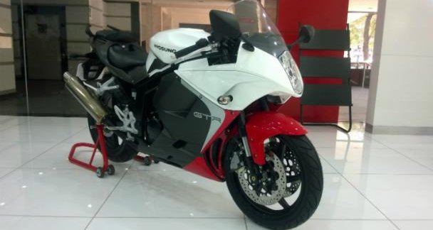 Hyosung GT250R facelift spied, to launch soon