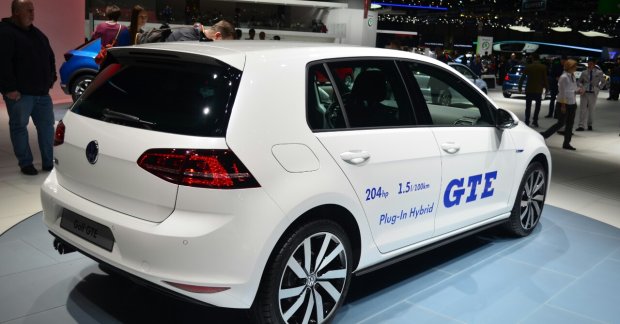 VW Golf GTE Live From Geneva