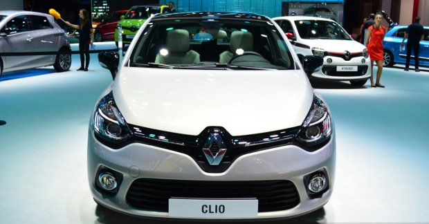 Renault Clio Initiale Paris - Paris Live