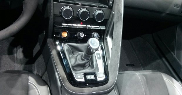 LA Live - Jaguar F-Type manual transmission