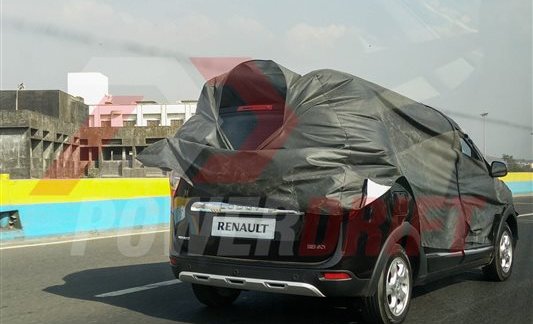 Renault Lodgy Stepway spotted on Mumbai-Pune Expressway