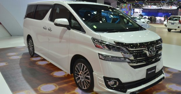 Toyota Vellfire - 2015 Bangkok Motor Show Live