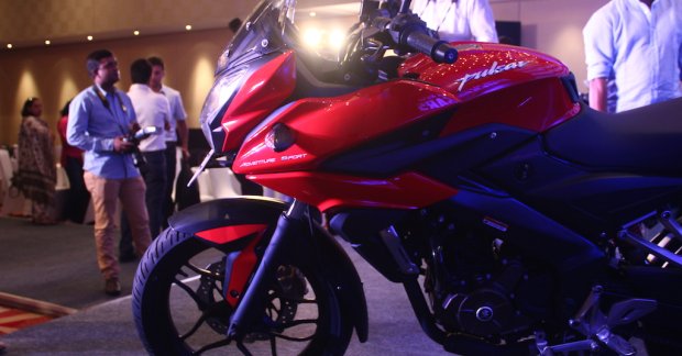 bajaj pulsar as 200 top speed