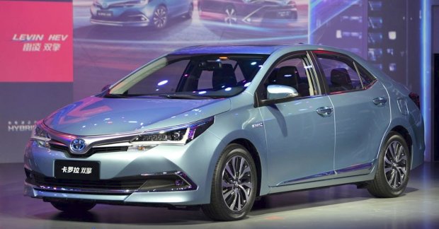 Toyota Corolla Hybrid - Auto Shanghai 2015 Live