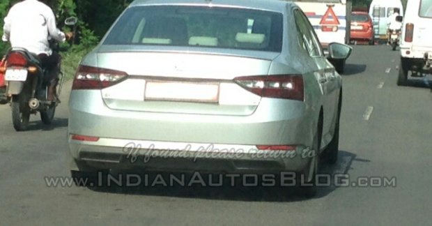 2016 Skoda Superb snapped testing in Pune