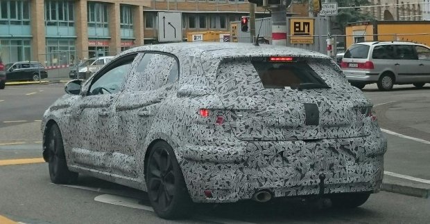 Reader Spots The 16 Renault Megane Testing In Germany