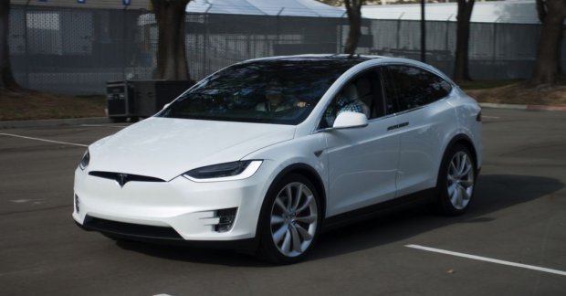 Tesla Model X with 257 miles range launched - Video