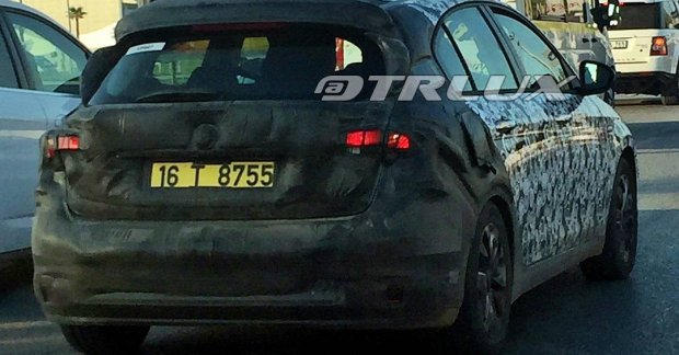 Fiat Tipo hatchback's rear end snapped - Spied