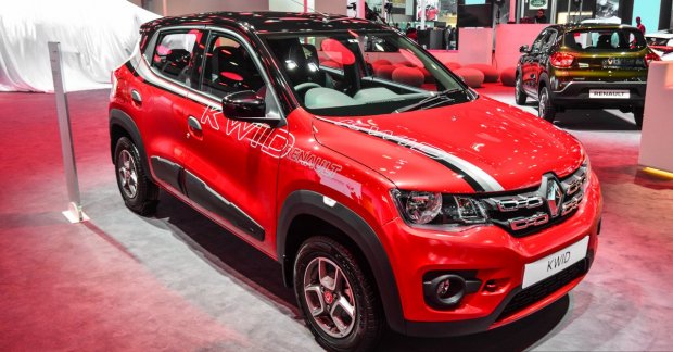 Renault Kwid with accessories - Auto Expo 2016 Live