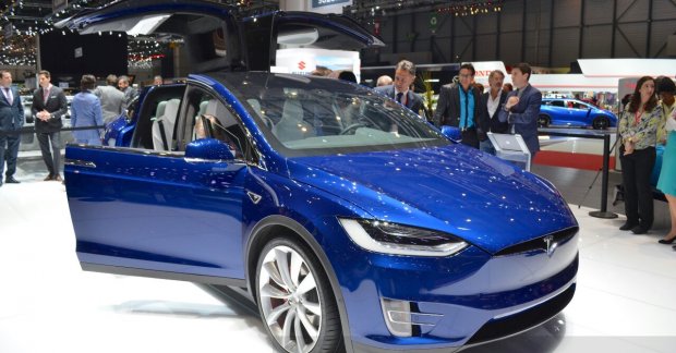 Tesla Model X - Geneva Motor Show Live