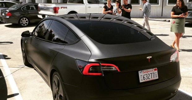 Matte black Tesla Model 3 spotted