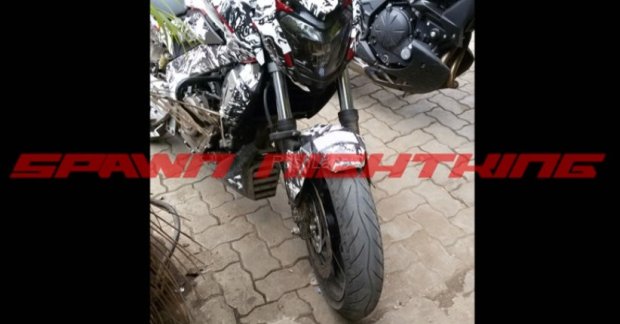 Bajaj Pulsar CS400's engine spied up-close