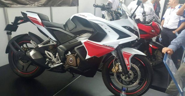 Bajaj Pulsar RS200 seen in sporty Red-White shade: In Images