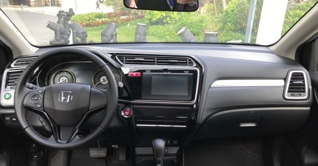 Interior of the Honda Gienia (Honda City hatchback) revealed