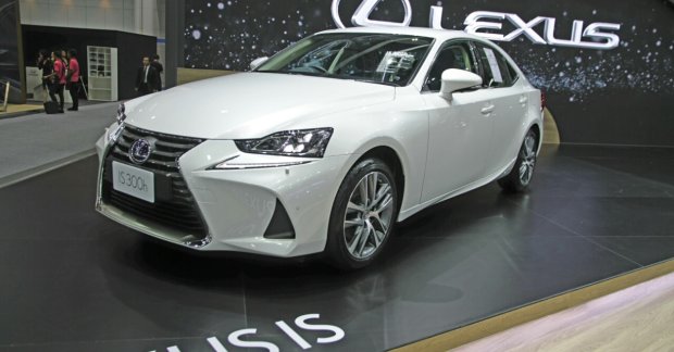 Lexus IS, Lexus LS - 2016 Thai Motor Expo Live