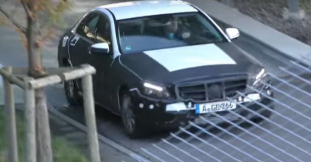 2018 Mercedes C-Class spotted hiding new bumpers, lights