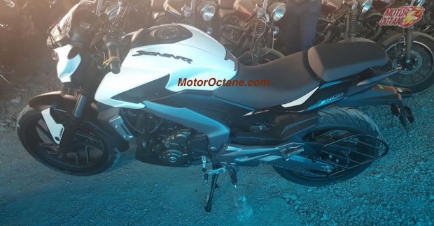 Bajaj Dominar (Bajaj D400) begins arriving at dealers