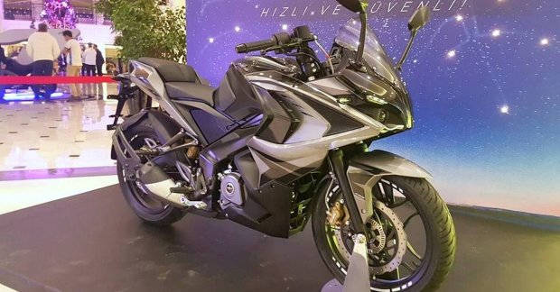 2017 Bajaj Pulsar RS200 in new colour showcased in Turkey