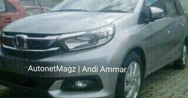 2017 Honda Mobilio spied at a dealer stockyard - Indonesia