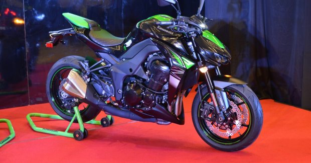 2017 Kawasaki Z1000 and Kawasaki Z1000R launched in India
