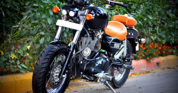 Royal Enfield Thunderbird 350 'Bobber Boa' by Puranam Designs